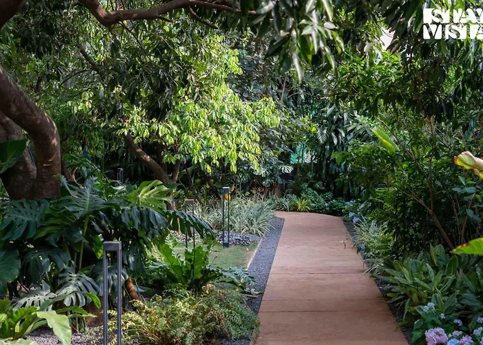 Stayvista'S House Of J - Embrace Leisure With Lawn, Pool, And Gazebo Lonavala